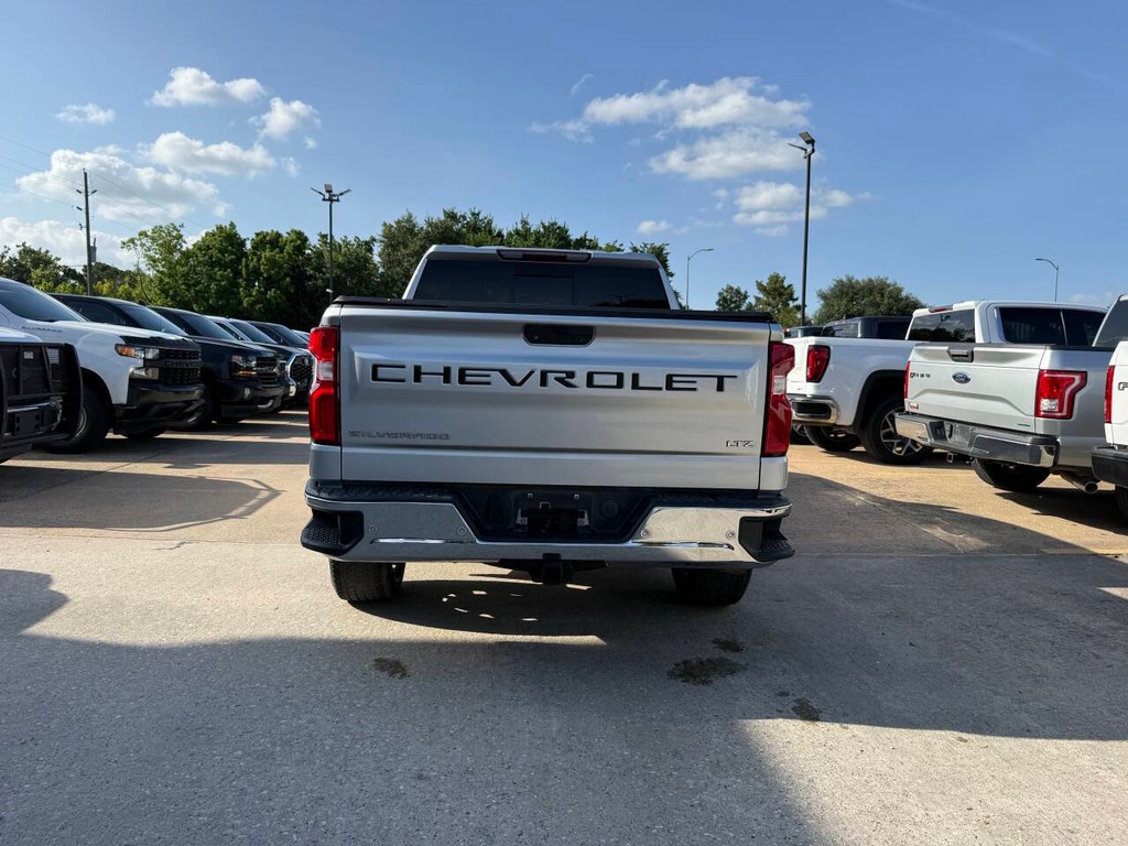 Chevrolet Silverado 1500 Vehicle Full-screen Gallery Image 38