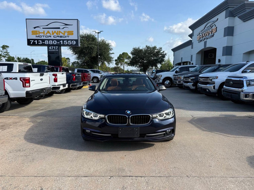 BMW 3 Series Vehicle Full-screen Gallery Image 39