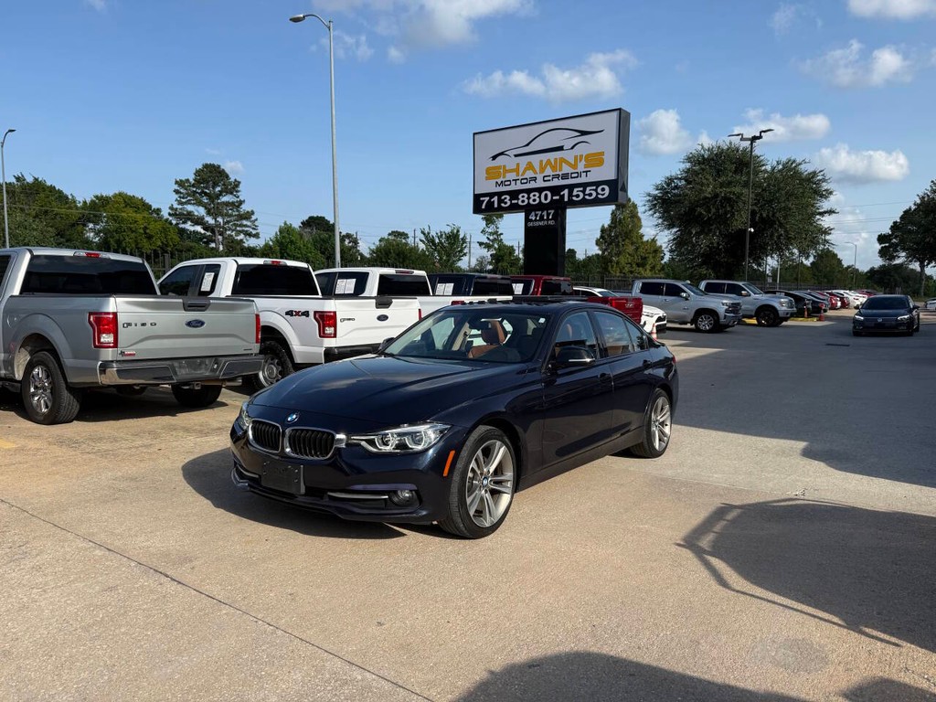 BMW 3 Series Vehicle Full-screen Gallery Image 41