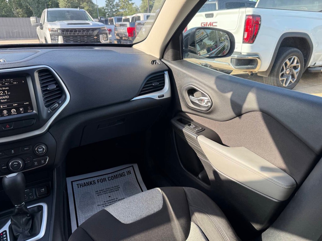 Jeep Cherokee Vehicle Full-screen Gallery Image 20