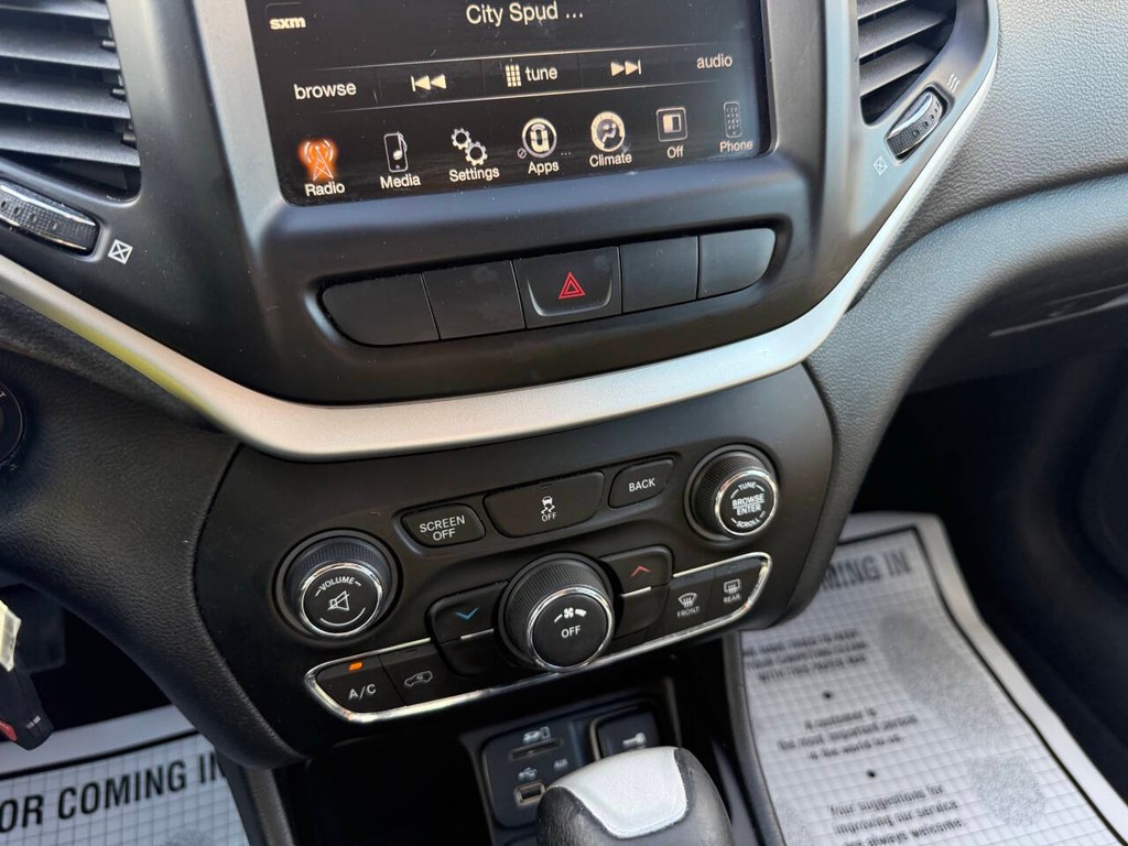 Jeep Cherokee Vehicle Full-screen Gallery Image 27