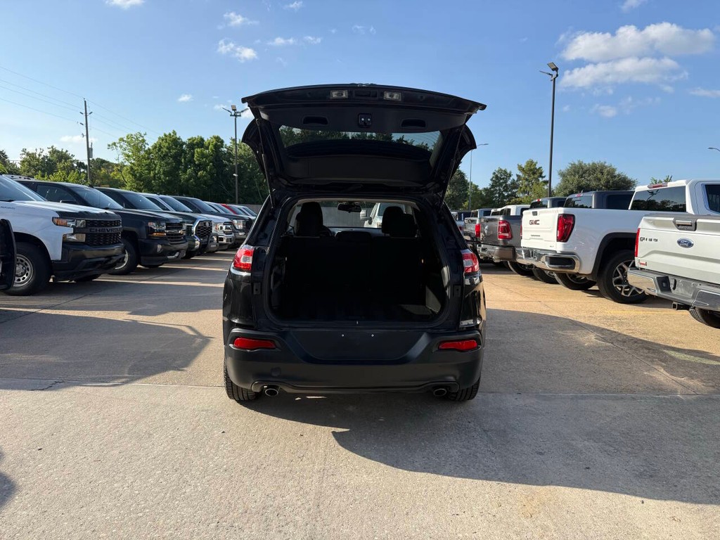 Jeep Cherokee Vehicle Full-screen Gallery Image 36