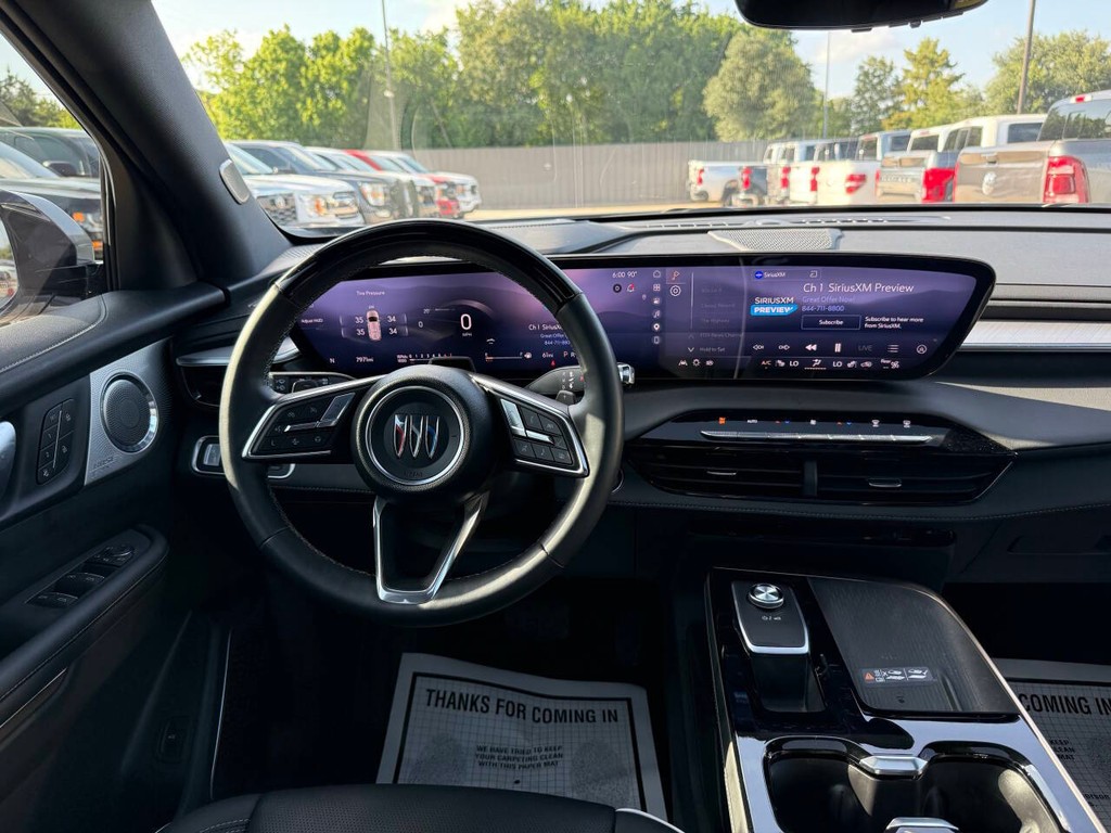 Buick Enclave Vehicle Full-screen Gallery Image 23