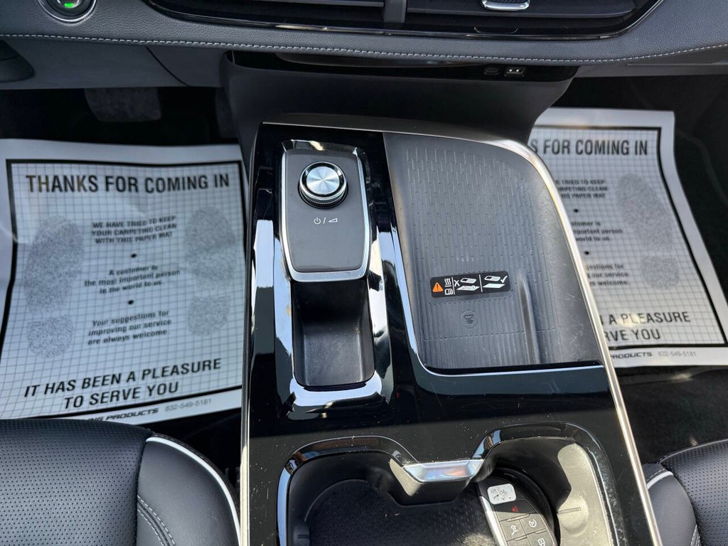 Buick Enclave Vehicle Full-screen Gallery Image 30
