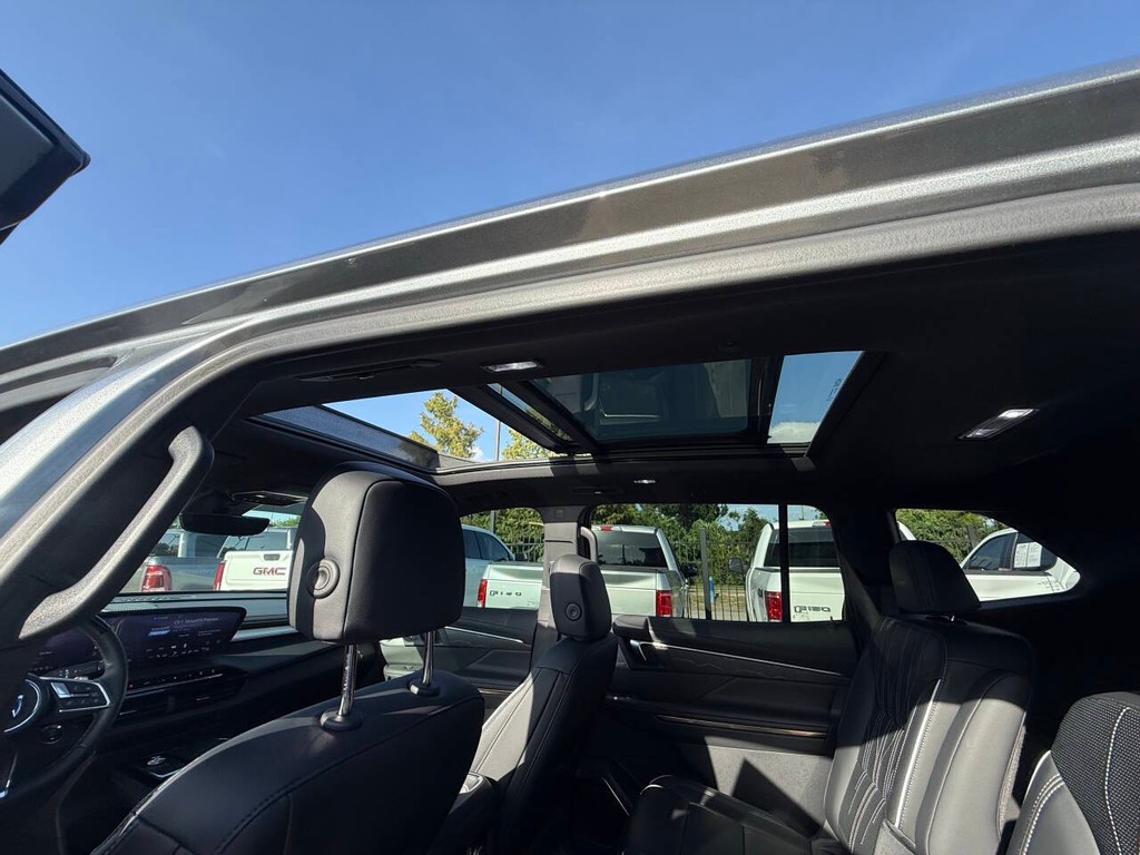 Buick Enclave Vehicle Full-screen Gallery Image 33