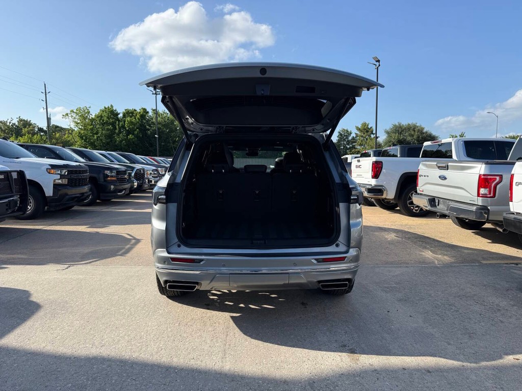 Buick Enclave Vehicle Full-screen Gallery Image 37