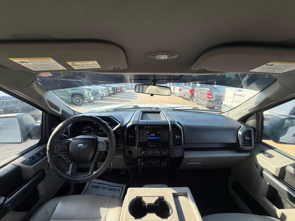 Ford F-150 Vehicle Full-screen Gallery Image 18