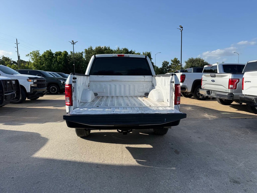 Ford F-150 Vehicle Full-screen Gallery Image 37
