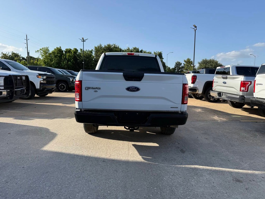 Ford F-150 Vehicle Full-screen Gallery Image 38