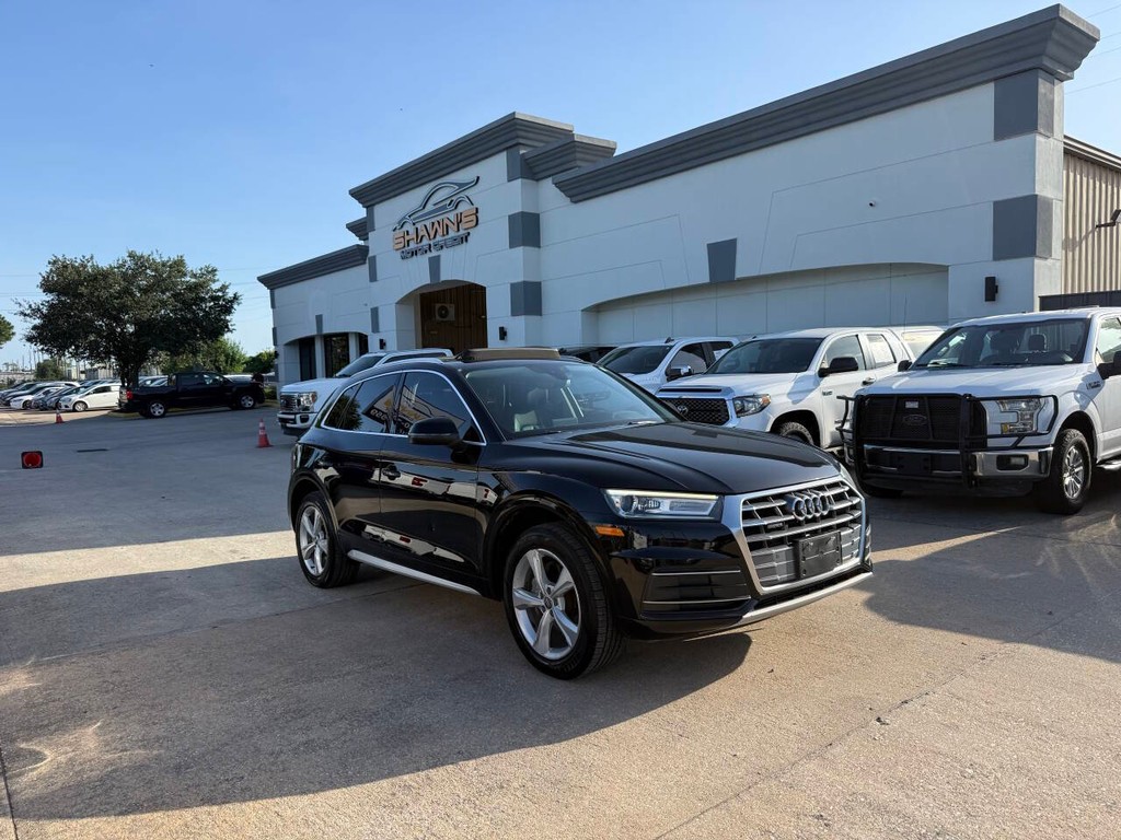 Audi Q5 Vehicle Full-screen Gallery Image 02