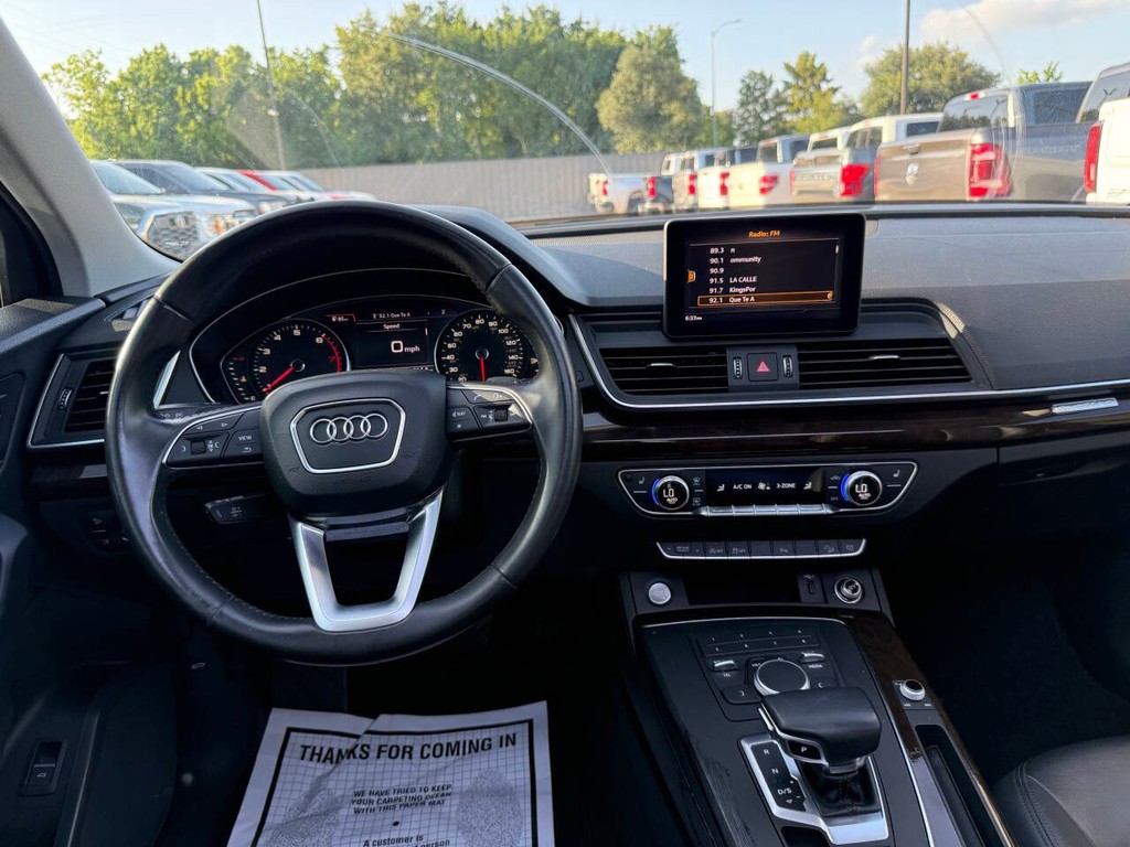 Audi Q5 Vehicle Full-screen Gallery Image 21