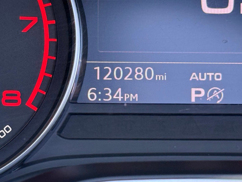 Audi Q5 Vehicle Full-screen Gallery Image 33