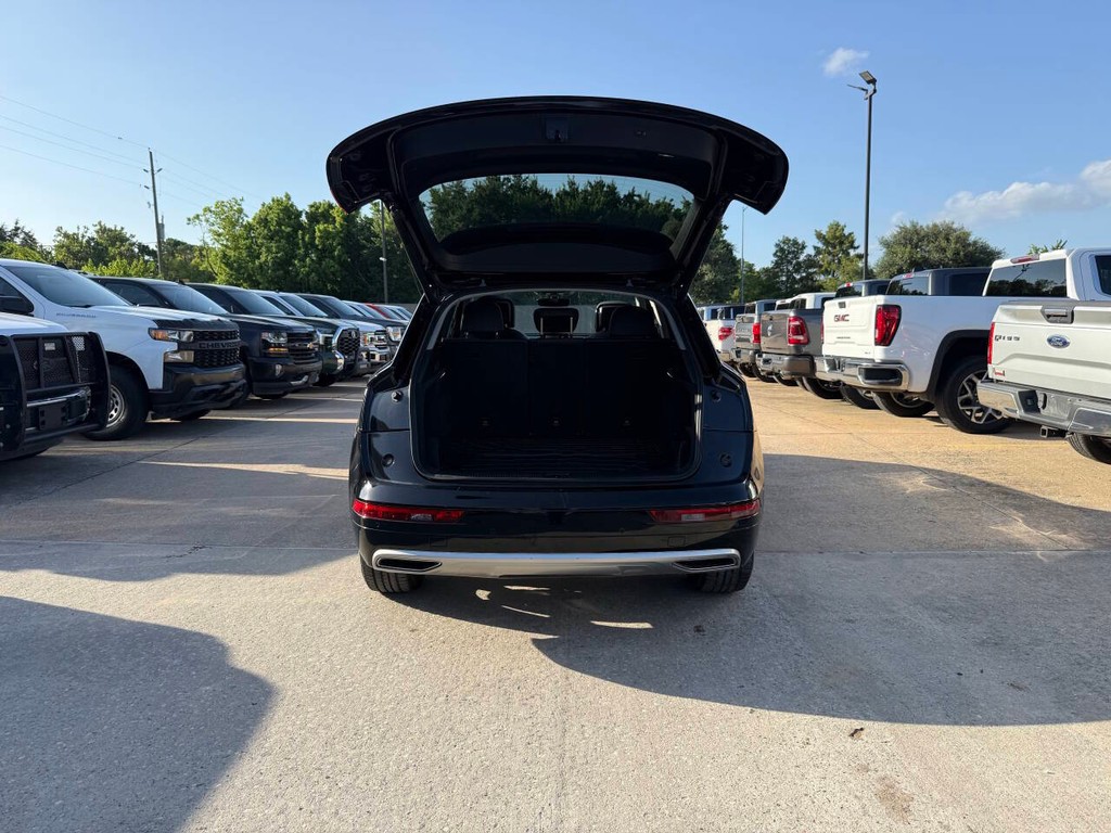 Audi Q5 Vehicle Full-screen Gallery Image 37