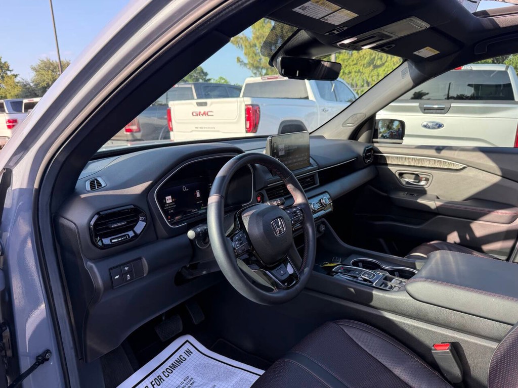 Honda Pilot Vehicle Full-screen Gallery Image 06