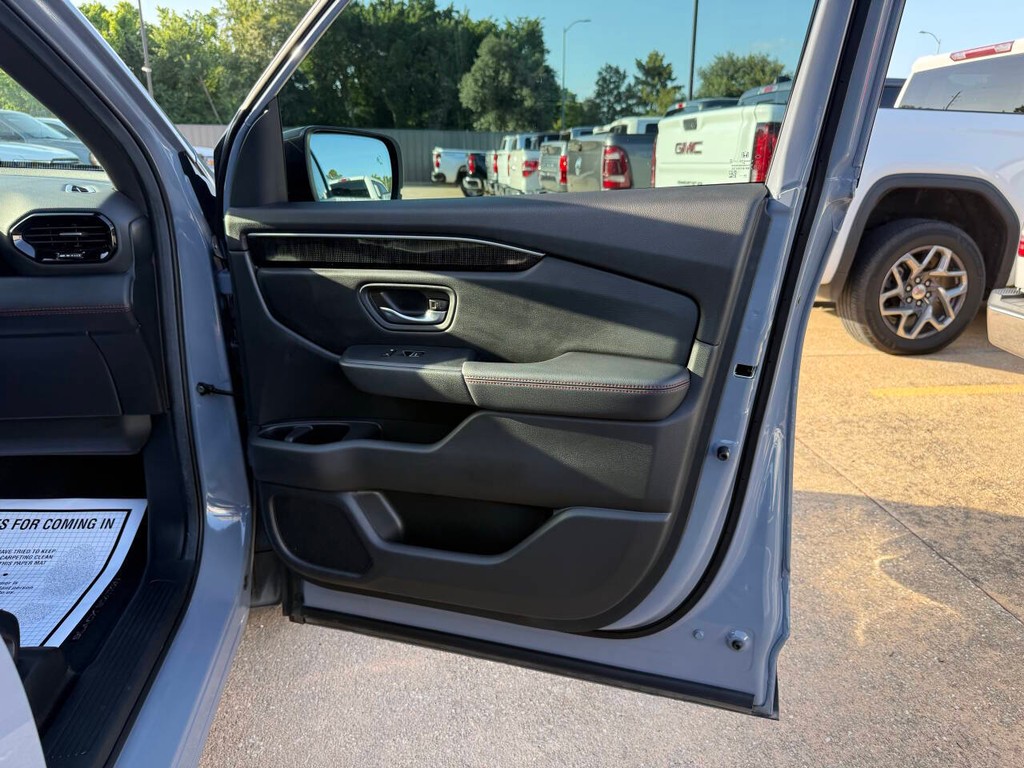 Honda Pilot Vehicle Full-screen Gallery Image 11