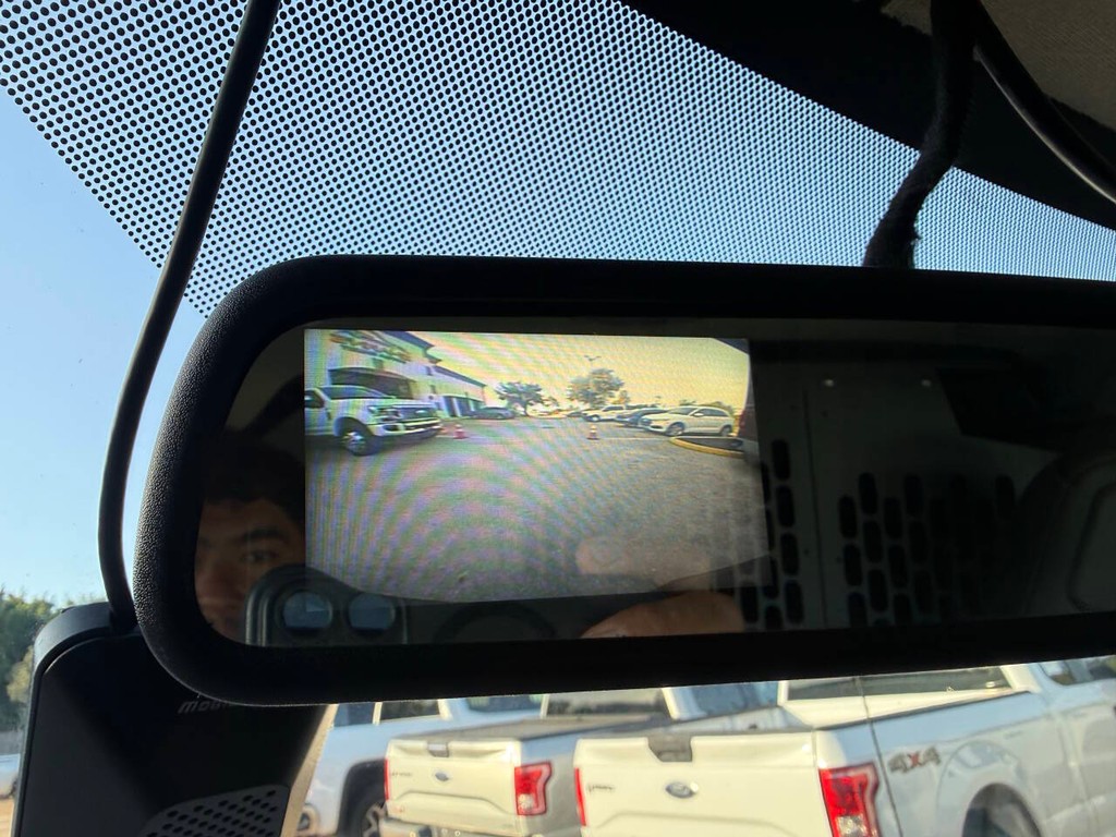 GMC Savana Cargo Van Vehicle Full-screen Gallery Image 21