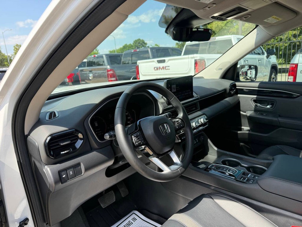 Honda Pilot Vehicle Full-screen Gallery Image 06