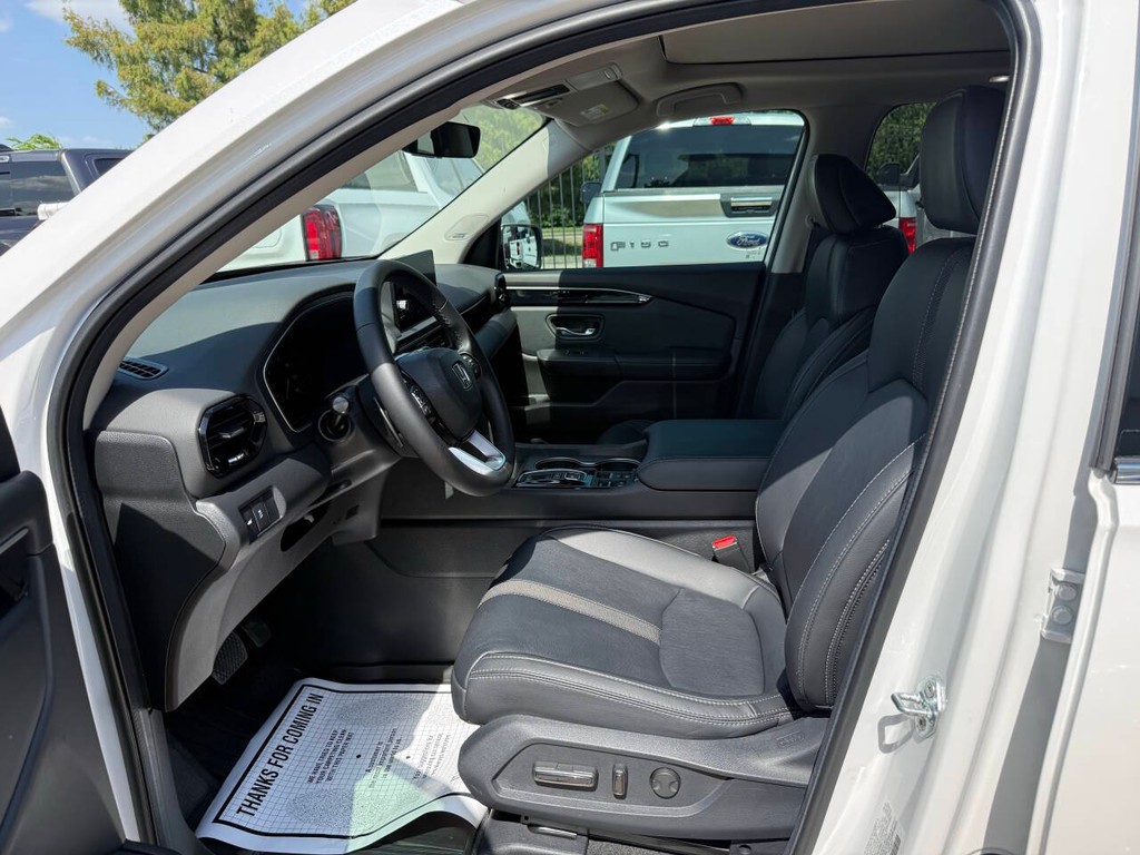 Honda Pilot Vehicle Full-screen Gallery Image 07
