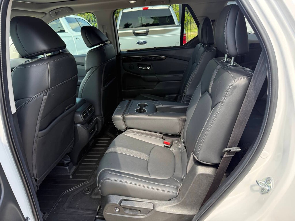Honda Pilot Vehicle Full-screen Gallery Image 13