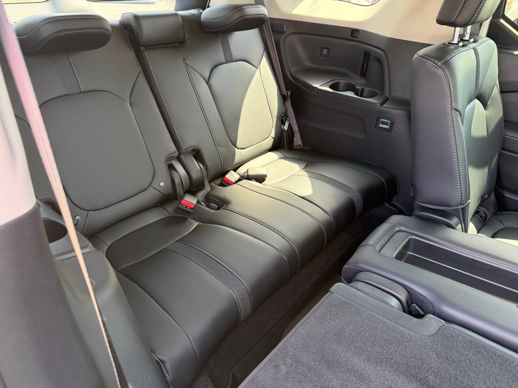 Honda Pilot Vehicle Full-screen Gallery Image 17