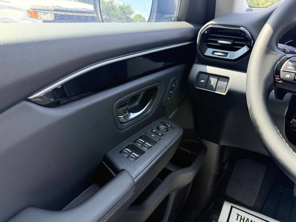 Honda Pilot Vehicle Full-screen Gallery Image 34