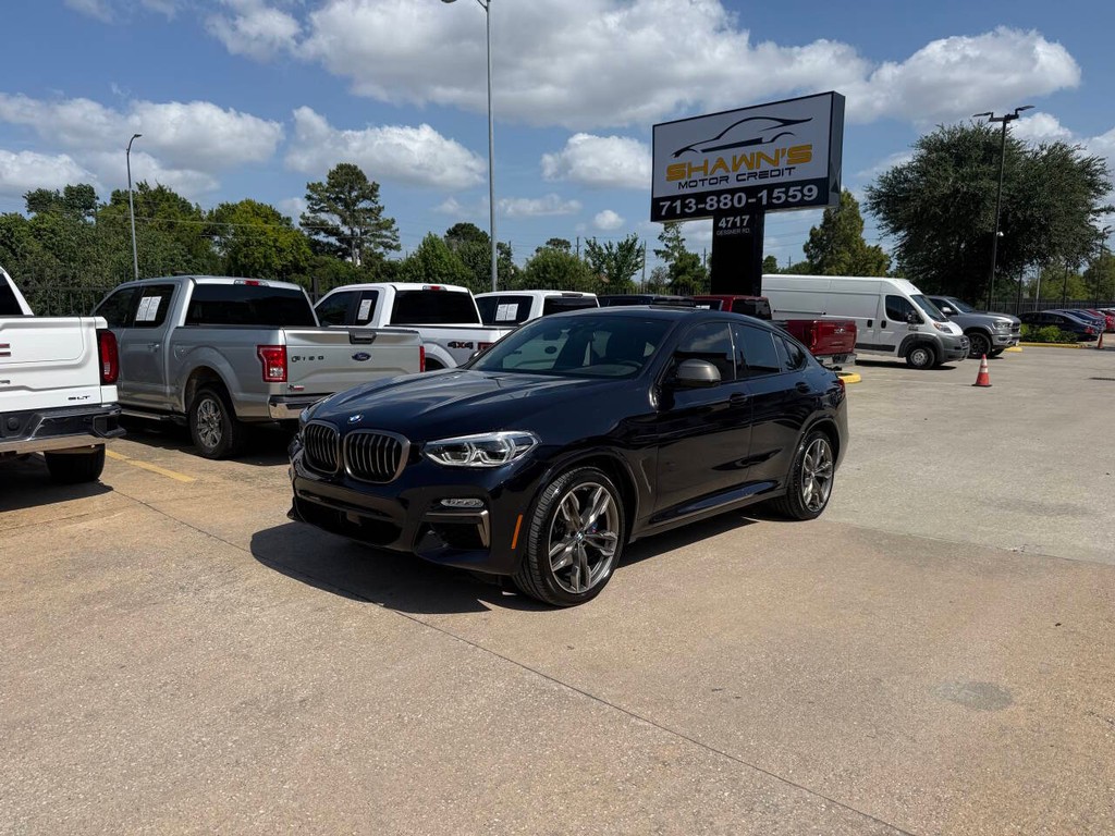 BMW X4 Vehicle Full-screen Gallery Image 03