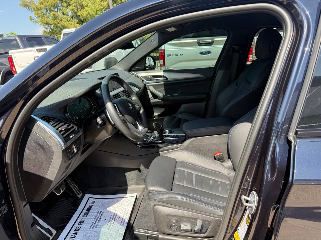 BMW X4 Vehicle Full-screen Gallery Image 07