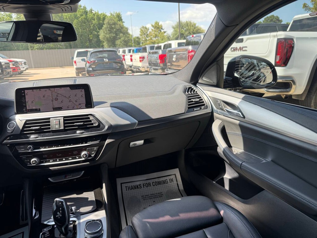 BMW X4 Vehicle Full-screen Gallery Image 20