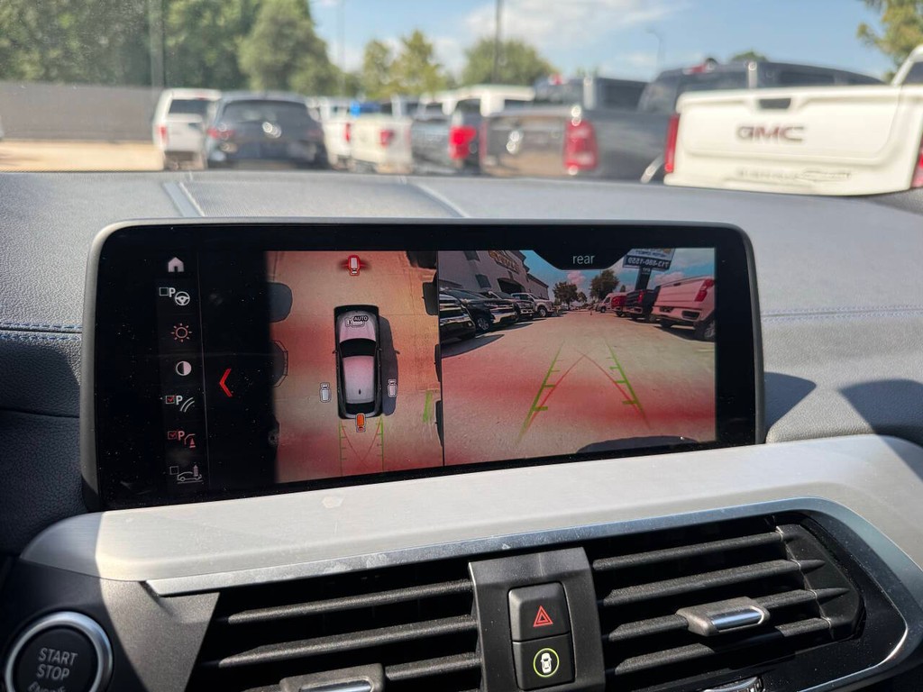 BMW X4 Vehicle Full-screen Gallery Image 27