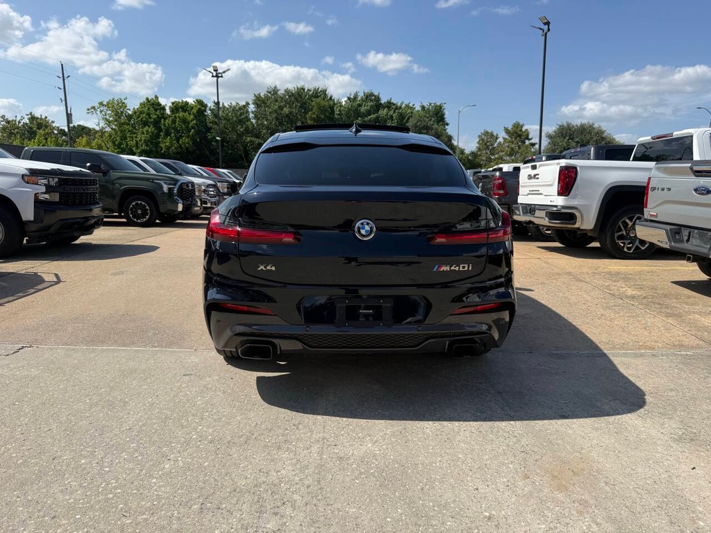 BMW X4 Vehicle Full-screen Gallery Image 42