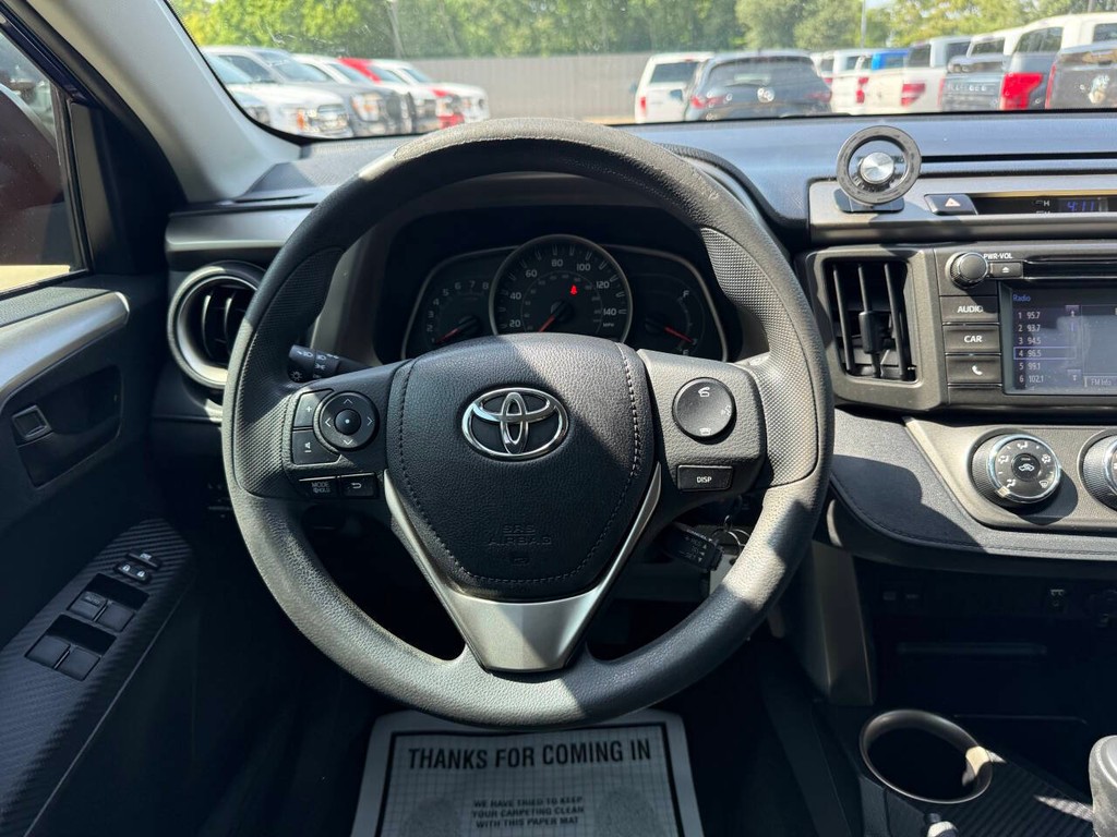 Toyota RAV4 Vehicle Full-screen Gallery Image 21