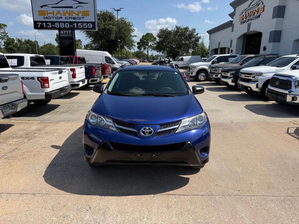 Toyota RAV4 Vehicle Full-screen Gallery Image 36