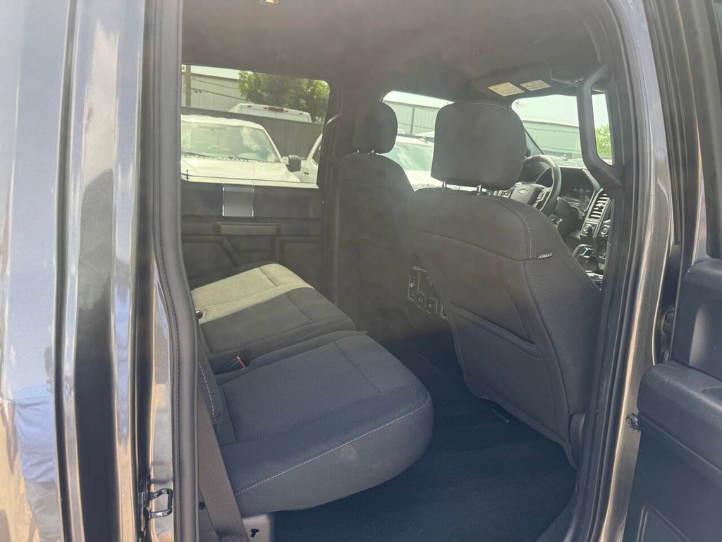 Ford F-150 Vehicle Full-screen Gallery Image 15