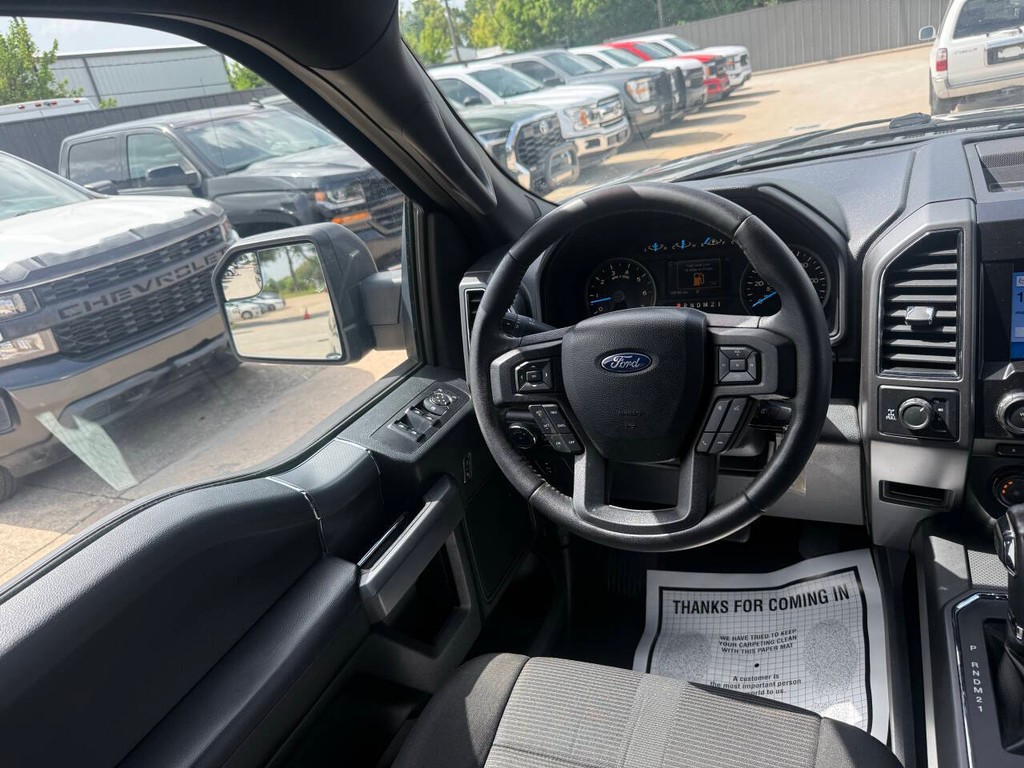 Ford F-150 Vehicle Full-screen Gallery Image 19