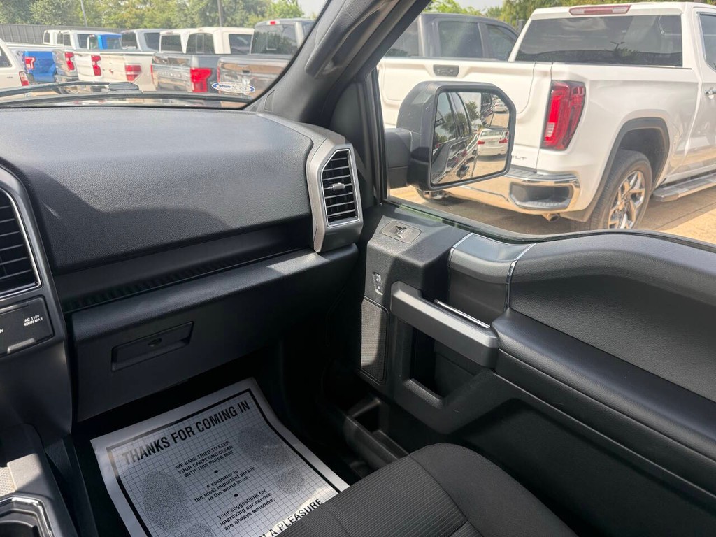 Ford F-150 Vehicle Full-screen Gallery Image 20