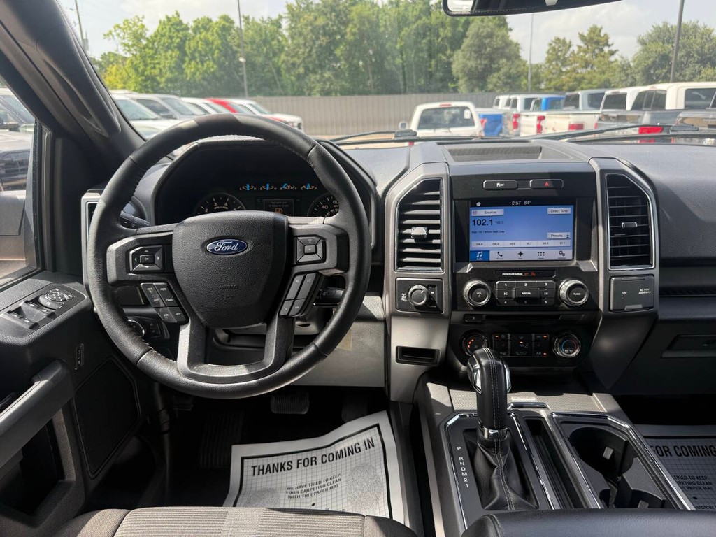 Ford F-150 Vehicle Full-screen Gallery Image 21