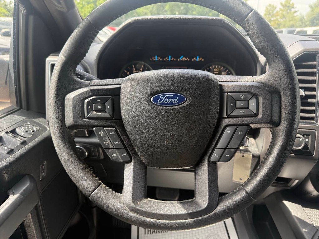 Ford F-150 Vehicle Full-screen Gallery Image 23