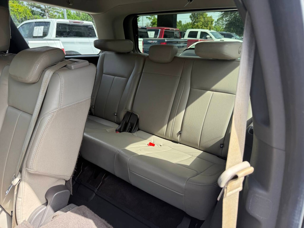 Ford Expedition Vehicle Full-screen Gallery Image 14