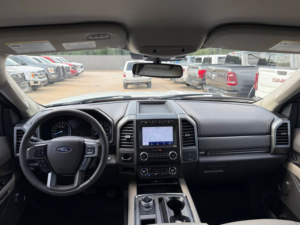 Ford Expedition Vehicle Full-screen Gallery Image 19