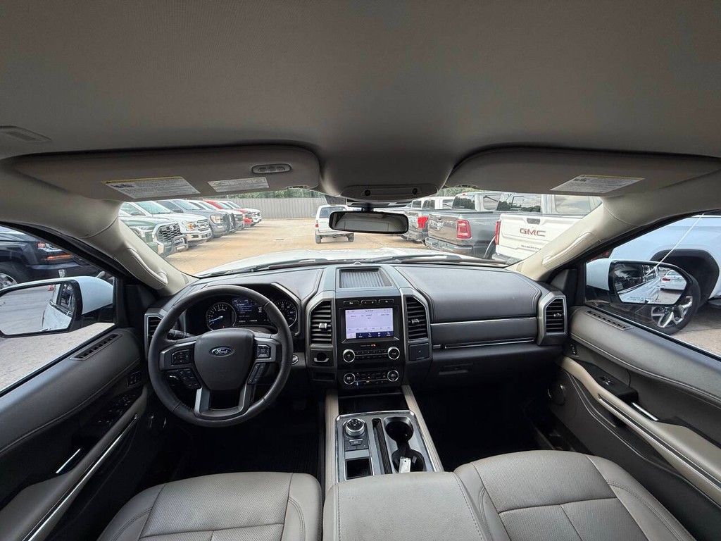 Ford Expedition Vehicle Full-screen Gallery Image 20
