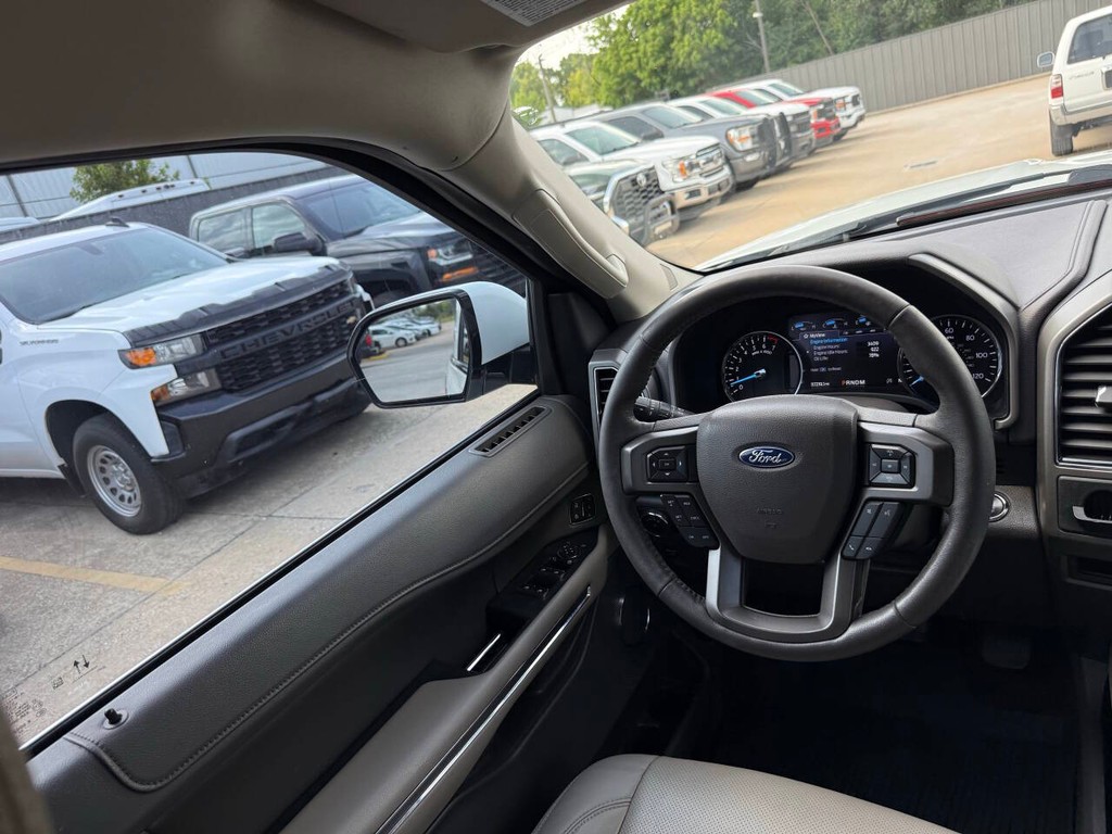 Ford Expedition Vehicle Full-screen Gallery Image 21