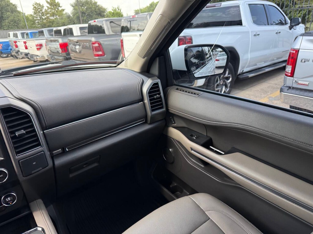 Ford Expedition Vehicle Full-screen Gallery Image 22