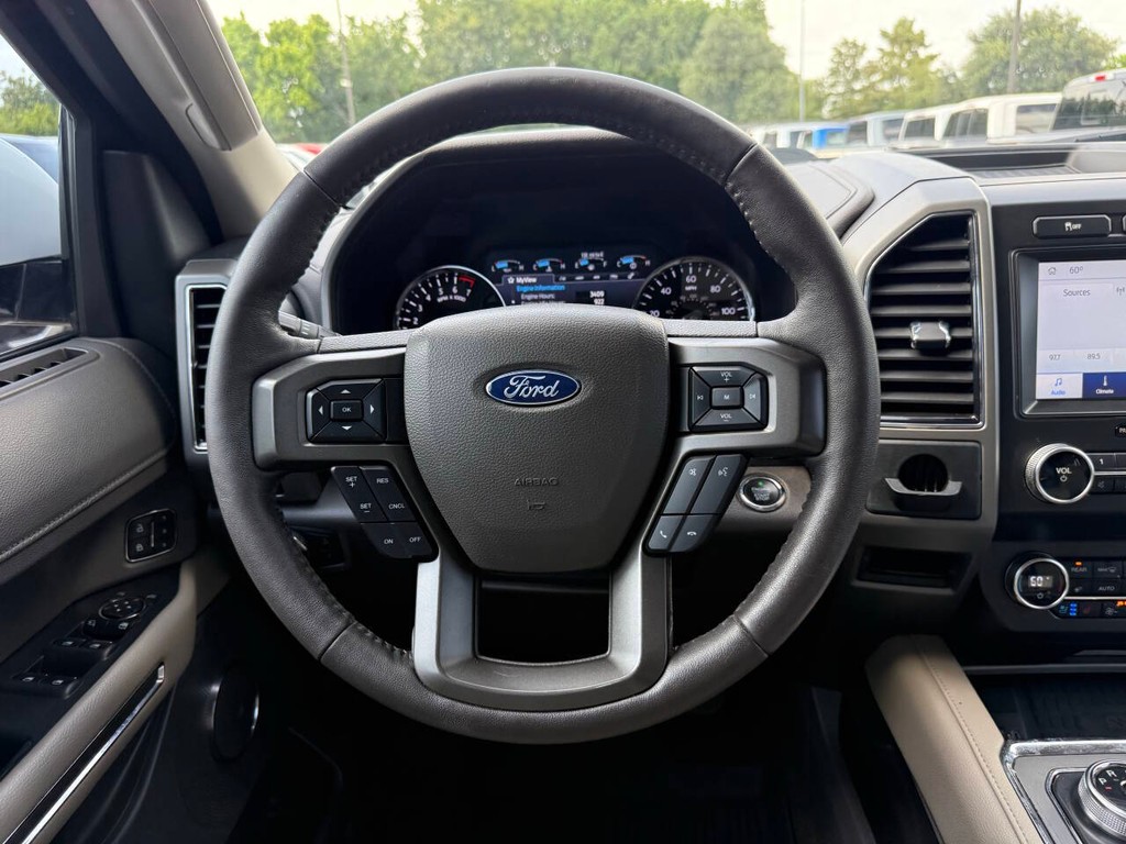 Ford Expedition Vehicle Full-screen Gallery Image 24