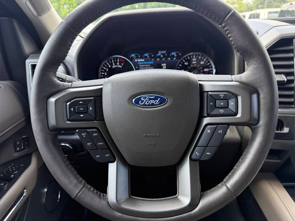 Ford Expedition Vehicle Full-screen Gallery Image 25