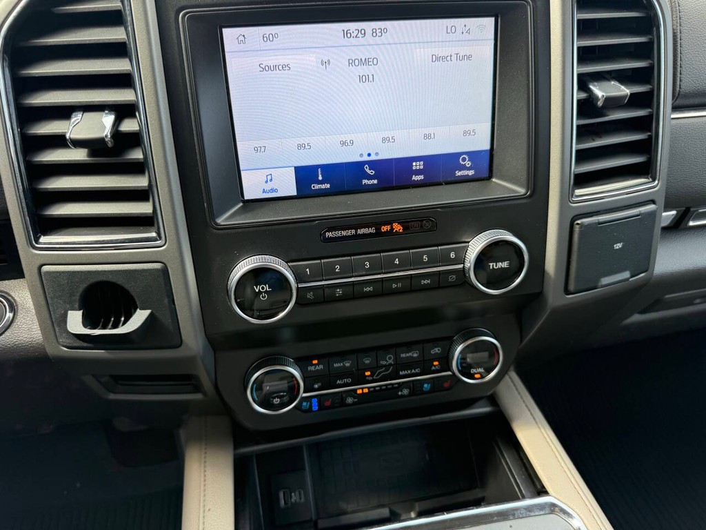 Ford Expedition Vehicle Full-screen Gallery Image 28