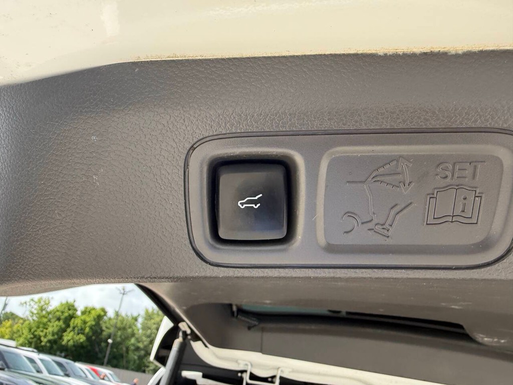 Ford Expedition Vehicle Full-screen Gallery Image 39