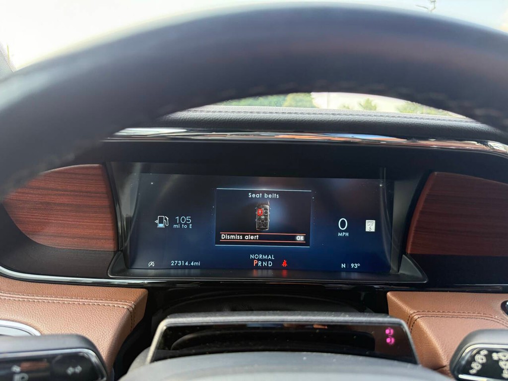 Lincoln Navigator Vehicle Full-screen Gallery Image 39