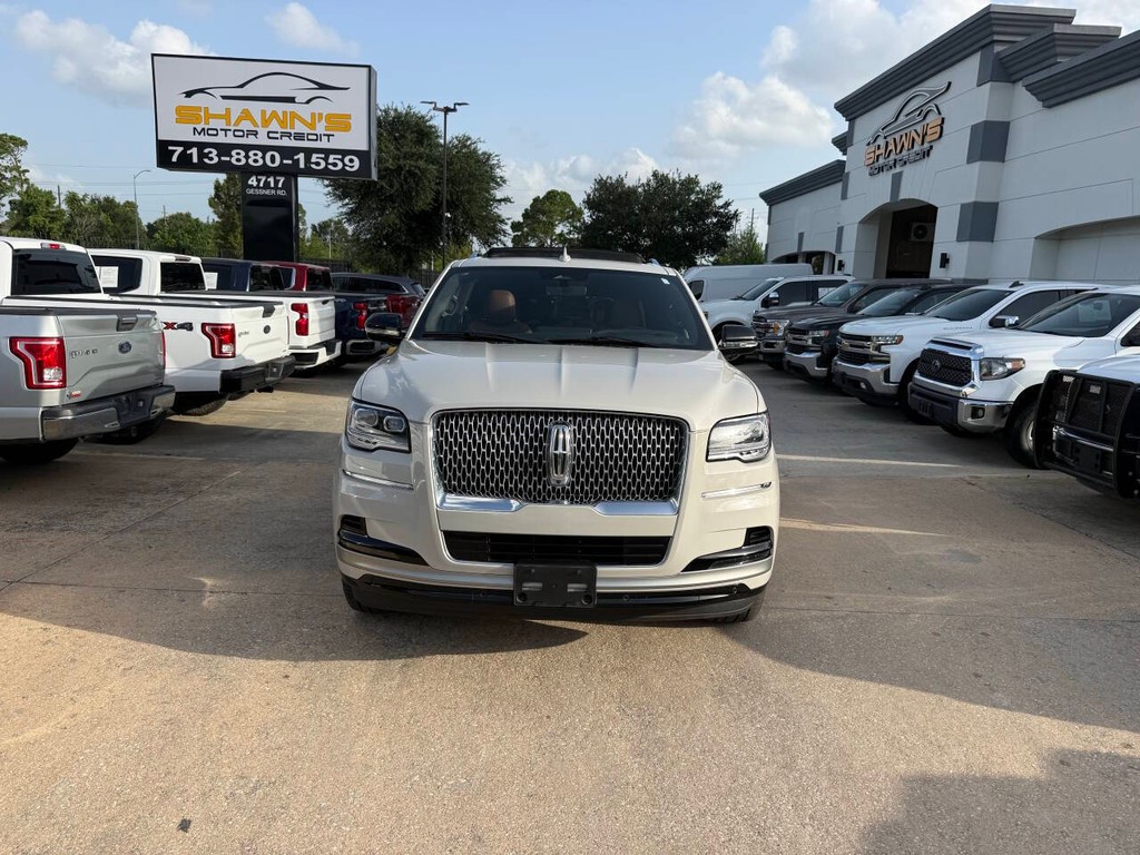 Lincoln Navigator Vehicle Full-screen Gallery Image 46