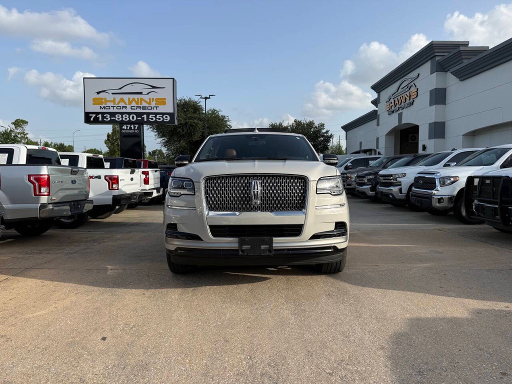Lincoln Navigator Vehicle Full-screen Gallery Image 47