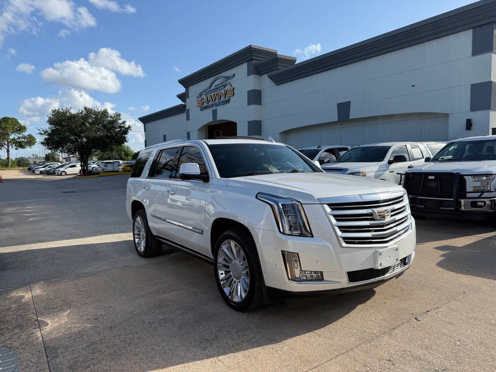 Cadillac Escalade Vehicle Full-screen Gallery Image 02